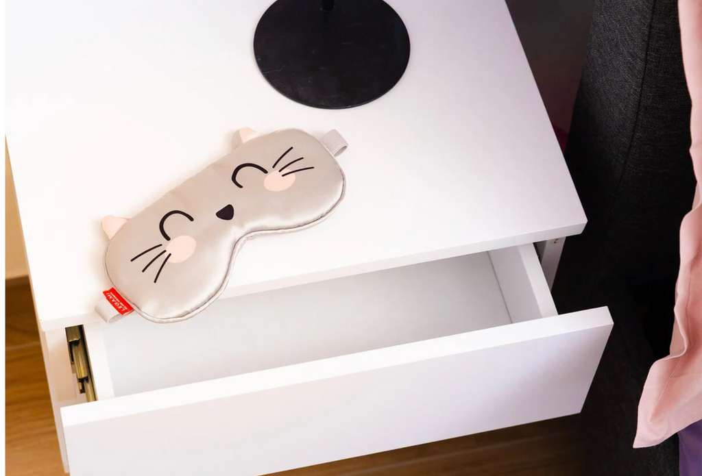 mascherina da notte a tema Kitty di Legami
