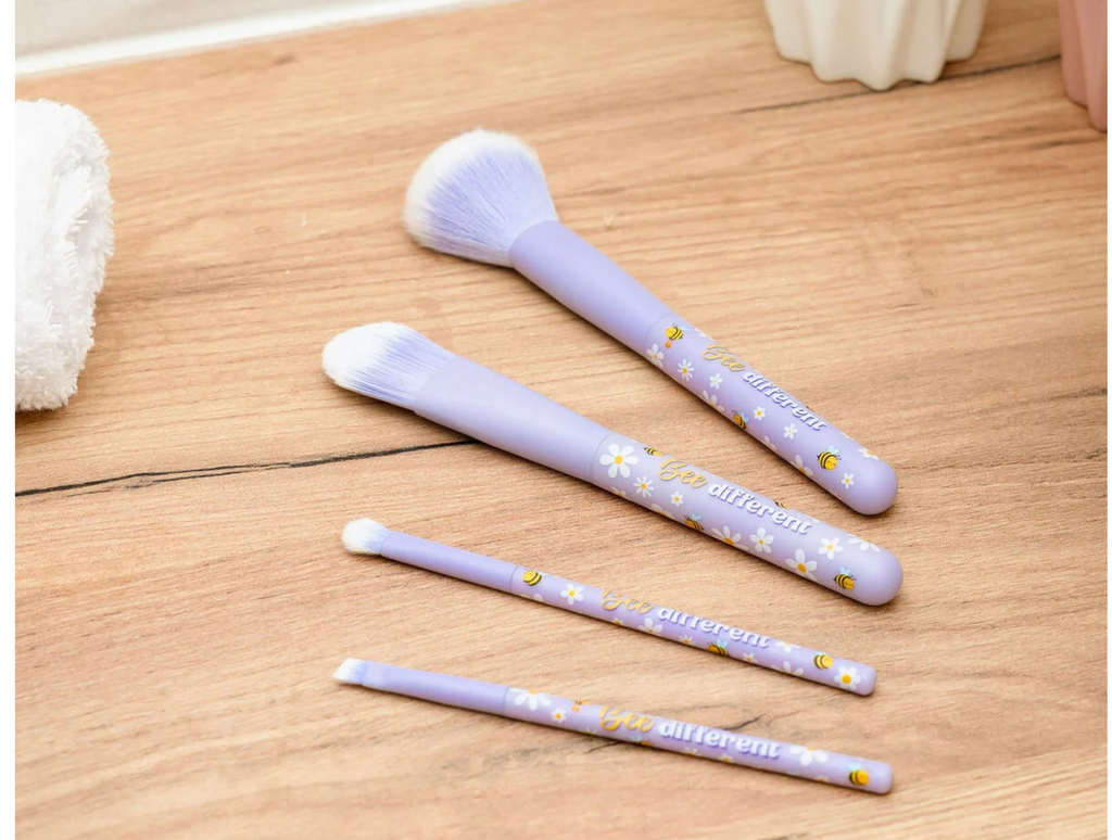 Oh My Glow!, il set di 4 pennelli per il make-up a tema Bee di Legami